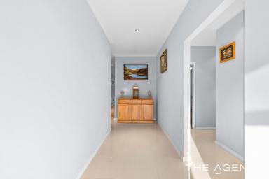 House For Sale - WA - Aubin Grove - 6164 - Caravan Storage Access Meets Parkside Living!  (Image 2)