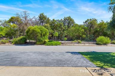 House For Sale - WA - Aubin Grove - 6164 - Caravan Storage Access Meets Parkside Living!  (Image 2)