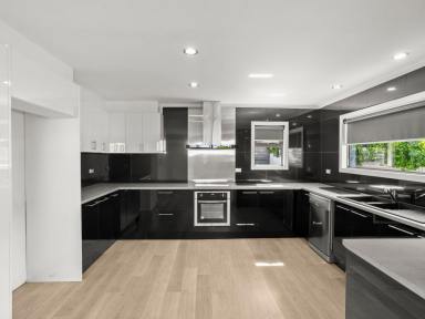 House For Sale - TAS - Devonport - 7310 - Versatile Family living in a Fantastic Location  (Image 2)