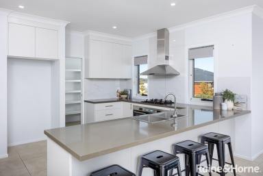 House For Sale - NSW - Gobbagombalin - 2650 - A Home You Can Feast On!  (Image 2)