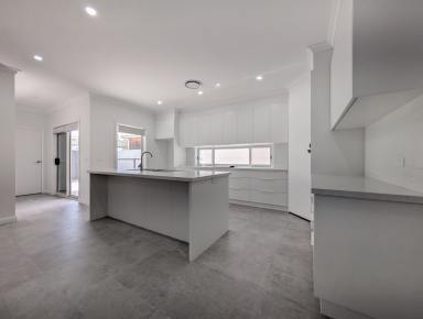 Townhouse For Lease - VIC - Swan Hill - 3585 - Brand new townhouse in prime location  (Image 2)