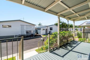 House For Sale - NSW - Skennars Head - 2478 - SURPRISINGLY SPACIOUS COASTAL RETREAT  (Image 2)