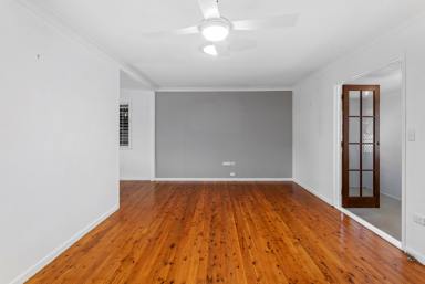 House Leased - QLD - Newtown - 4350 - Charming 3-Bedroom Home  (Image 2)