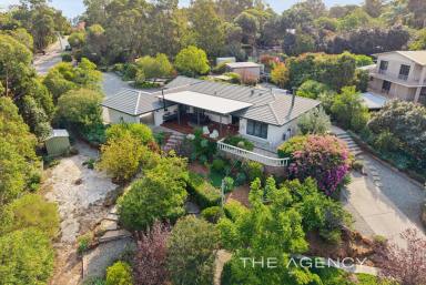 House For Sale - WA - Lesmurdie - 6076 - ELEVATED LIVING - TREE-TOP VISTAS - MODERN UPGRADES  (Image 2)