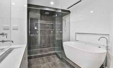 Industrial/Warehouse For Sale - VIC - Red Cliffs - 3496 - Unique Multi-Use Commercial/Residential Building  (Image 2)