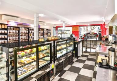 Industrial/Warehouse For Sale - VIC - Red Cliffs - 3496 - Unique Multi-Use Commercial/Residential Building  (Image 2)