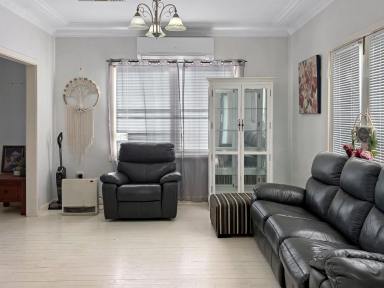 House For Sale - NSW - Leeton - 2705 - CHARMING CORNER BLOCK - PERFECT FOR FIRST HOME BUYERS OR INVESTORS  (Image 2)