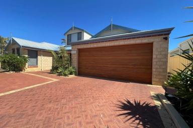 House For Lease - WA - Wannanup - 6210 - STYLISH, SPACIOUS & FULLY FURNISHED – LEASE FROM 1ST MAY 2026
6 MONTHS ONLY (Image 2)