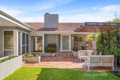 House For Sale - WA - Alfred Cove - 6154 - Entertainers Renovated Character Home  (Image 2)