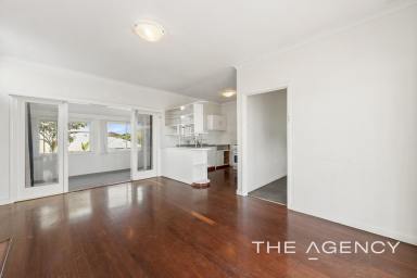 House For Sale - WA - Shoalwater - 6169 - Coastal Position, Rare Potential  (Image 2)