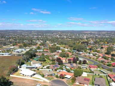 House For Sale - NSW - Young - 2594 - Family Home or Investment - Your Choice  (Image 2)