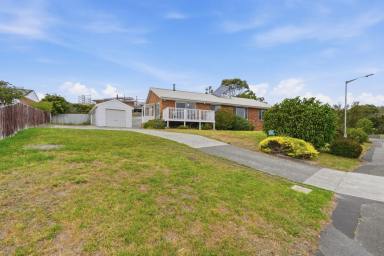 House For Lease - TAS - Kingston - 7050 - 4 Bedroom family home with Views.  (Image 2)