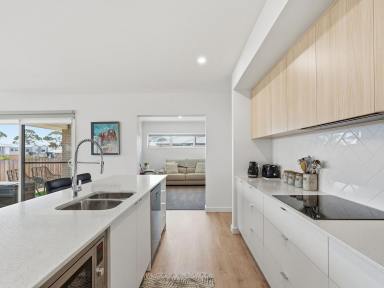 House For Lease - TAS - Austins Ferry - 7011 - Spacious & Comfortable Living in the Heart of Austins Ferry  (Image 2)