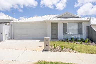 House For Sale - WA - Yanchep - 6035 - Modern 4x2 Built in 2024 – All the Work Done – Just Move Straight In!  (Image 2)