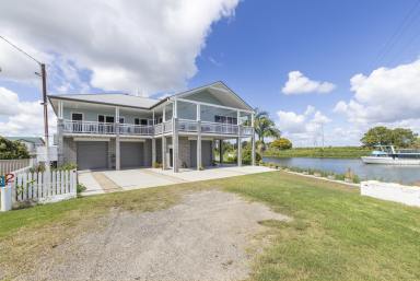 House For Sale - NSW - Lawrence - 2460 - 270° WATERFRONT VIEWS OVER THE CLARENCE RIVER  (Image 2)