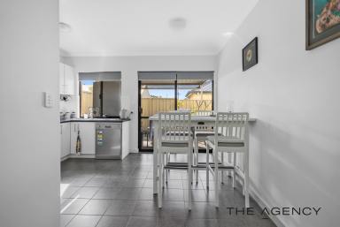 Townhouse For Sale - WA - Mandurah - 6210 - Ready and Waiting for you - bring your gear and prepare to enjoy inner city living with nothing left to do!  (Image 2)