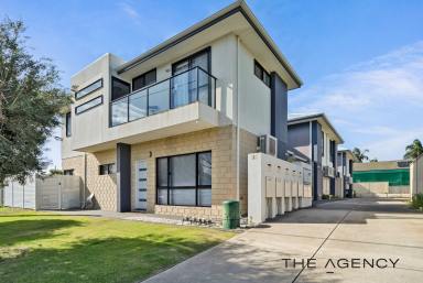 Townhouse For Sale - WA - Mandurah - 6210 - Ready and Waiting for you - bring your gear and prepare to enjoy inner city living with nothing left to do!  (Image 2)