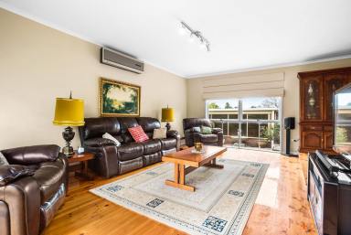 House For Lease - VIC - Cheltenham - 3192 - Spacious 4-Bedroom Family Home with Multiple Living Zones  (Image 2)