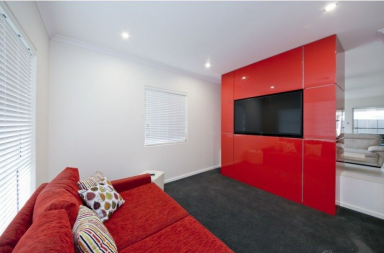 House For Sale - WA - Aveley - 6069 - Spacious Living in the Heart of Aveley Ready to Move In  (Image 2)