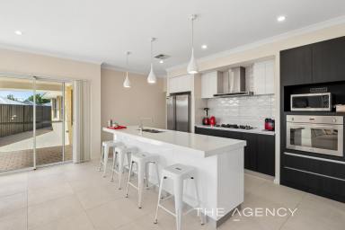 House For Sale - WA - Aveley - 6069 - Spacious Living in the Heart of Aveley Ready to Move In  (Image 2)
