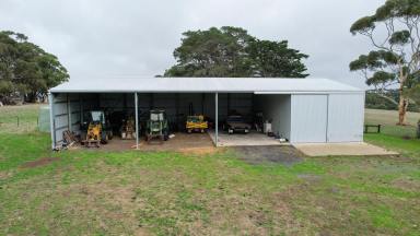 Lifestyle For Sale - VIC - Byaduk - 3301 - DELIGHTFUL VIEWS AND ASPECTS - Ideal for Contractors & Tradespeople!  (Image 2)