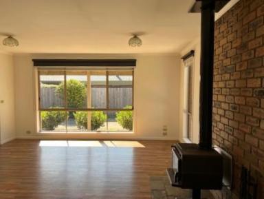 House For Lease - VIC - Bairnsdale - 3875 - Spacious Family Living in a Quiet, Convenient Location  (Image 2)