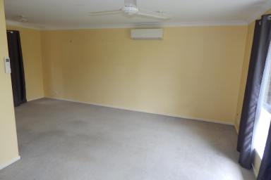 House For Lease - NSW - Raymond Terrace - 2324 - SPACIOUS FAMILY HOME, IDEAL LOCATION!!!  (Image 2)