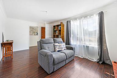 House For Lease - NSW - Tamworth - 2340 - Spacious Family Home in Quiet Oxley Vale Cul-de-Sac (Image 2)