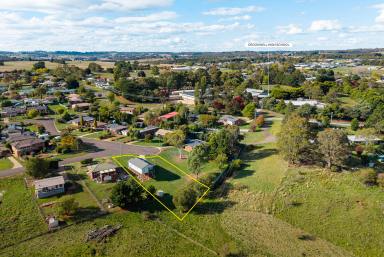 House For Sale - NSW - Crookwell - 2583 - True Country Charm! (Image 2)