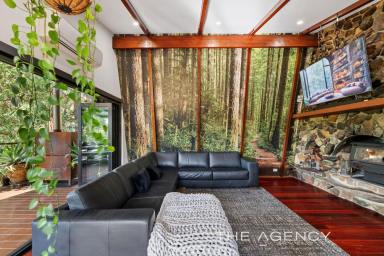 House For Sale - WA - Darlington - 6070 - Designed to Elevate Your Senses - Gorgeous Treetop Retreat  (Image 2)