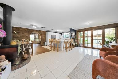 House For Sale - NSW - Tumut - 2720 - The Complete Package!  (Image 2)