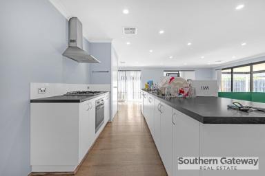 House For Lease - WA - Wellard - 6170 - 4 BEDROOM FAMILY HOME IN IDEAL WELLARD LOCATION (Image 2)