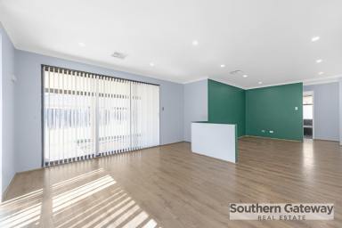 House For Lease - WA - Wellard - 6170 - 4 BEDROOM FAMILY HOME IN IDEAL WELLARD LOCATION (Image 2)