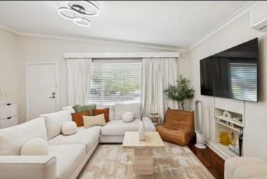 House For Lease - WA - Redcliffe - 6104 - Beautifully Renovated Family Home with Guest Retreat in Prime Redcliffe Location  (Image 2)