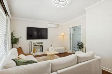 House Leased - WA - Redcliffe - 6104 - Beautifully Renovated Family Home with Guest Retreat in Prime Redcliffe Location  (Image 2)