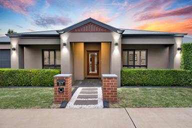 House For Sale - VIC - Mildura - 3500 - Modern Family Living in a Sought After West Side Pocket (Image 2)