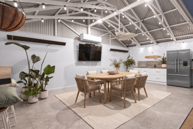 House For Sale - VIC - Mildura - 3500 - Renovated Family Entertainer on 1,129sqm  (Image 2)