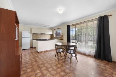 House For Lease - VIC - Hamilton - 3300 - Low maintenance brick home  (Image 2)