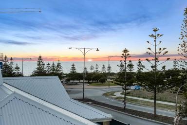 House For Sale - WA - Jindalee - 6036 - Bring the Whole Extended Family – Coastal Living Without Compromise!  (Image 2)