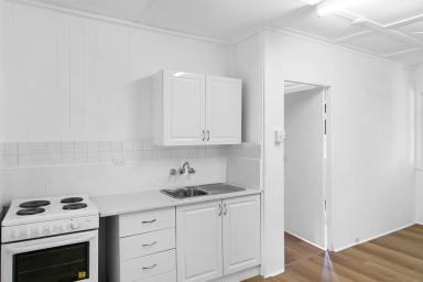 Duplex/Semi-detached For Lease - QLD - Newtown - 4350 - Renovated Unit in Newtown  (Image 2)