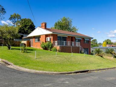 House For Sale - NSW - Bega - 2550 - WALK TO TOWN  (Image 2)