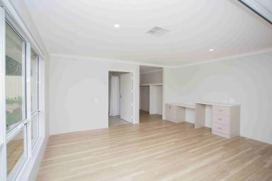 House For Sale - WA - Bellevue - 6056 - Versatile home with mulitple uses  (Image 2)