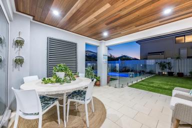 House For Sale - WA - Iluka - 6028 - PRESENTS AS NEW WITH FOREVER OCEAN VIEWS! (Image 2)