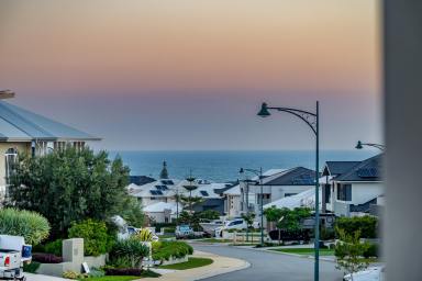 House For Sale - WA - Iluka - 6028 - PRESENTS AS NEW WITH FOREVER OCEAN VIEWS!  (Image 2)