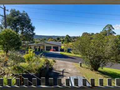 House For Sale - NSW - Bega - 2550 - COMFORT, SPACE & OPPORTUNITY IN A PRIME BEGA LOCATION  (Image 2)