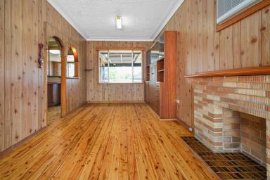 House For Lease - NSW - Raymond Terrace - 2324 - SPACIOUS & FULL OF CHARACTER  (Image 2)