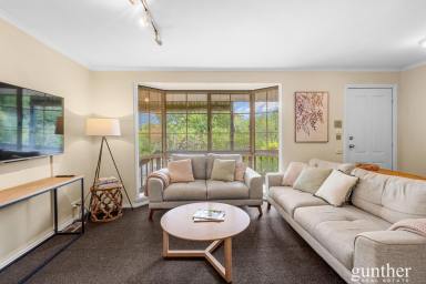 House For Sale - VIC - Healesville - 3777 - Versatile Home & Office Opportunity in Prime Healesville Location  (Image 2)