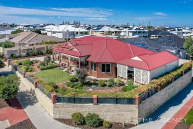 House For Sale - WA - Jindalee - 6036 - Subiaco Style In A Beautiful Jindalee Coastal Setting  (Image 2)