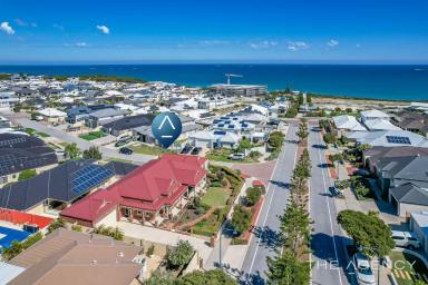 House For Sale - WA - Jindalee - 6036 - Subiaco Style In A Beautiful Jindalee Coastal Setting  (Image 2)