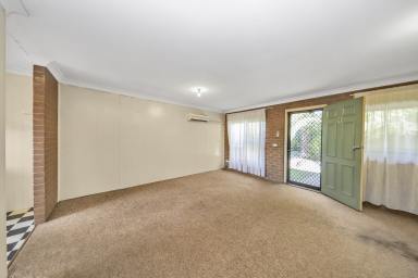 Unit For Sale - NSW - Tumut - 2720 - Well-Proportioned Two-Bedroom Unit in Strata Complex  (Image 2)